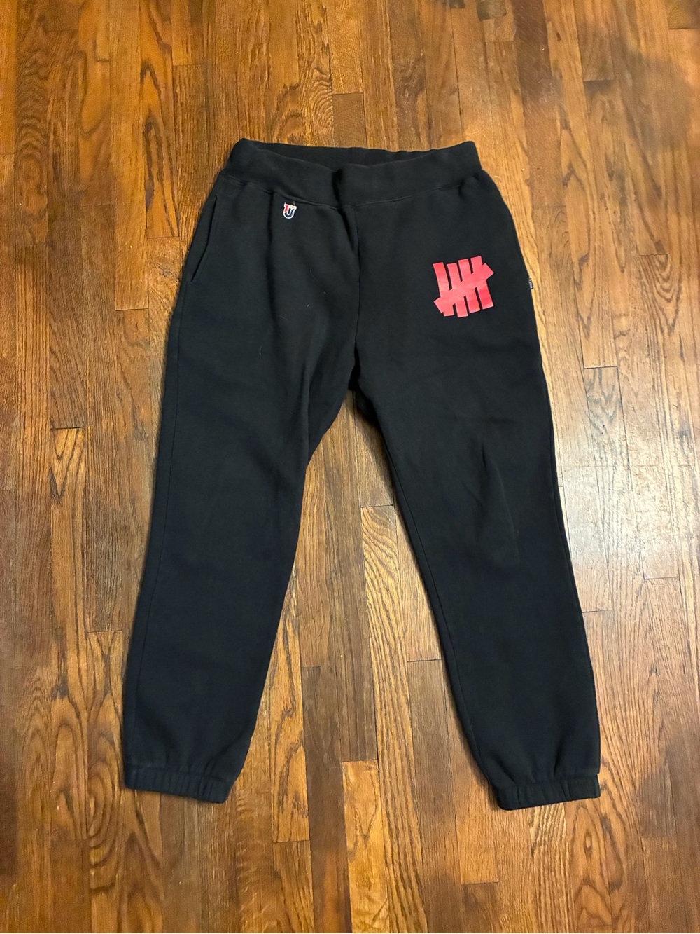 Undefeated sweat pants size medium